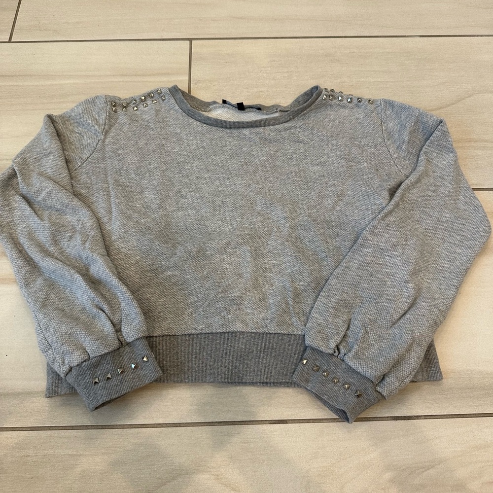 Generation Love Heather Studded Detail Gray Knit Top Sweatshirt Cropped, S